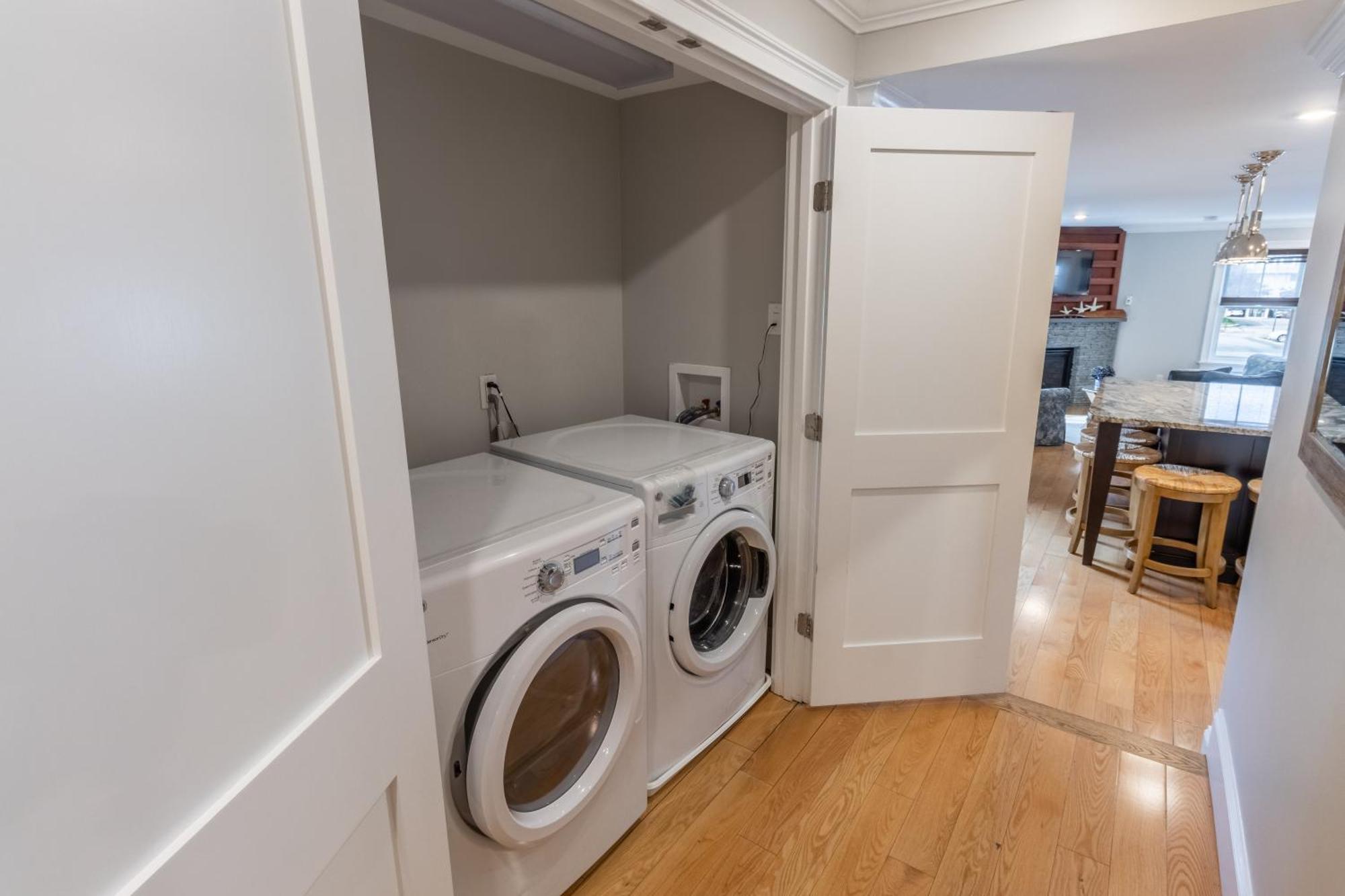 The Newport Lofts - 548 Thames Streetアパートメント エクステリア 写真
